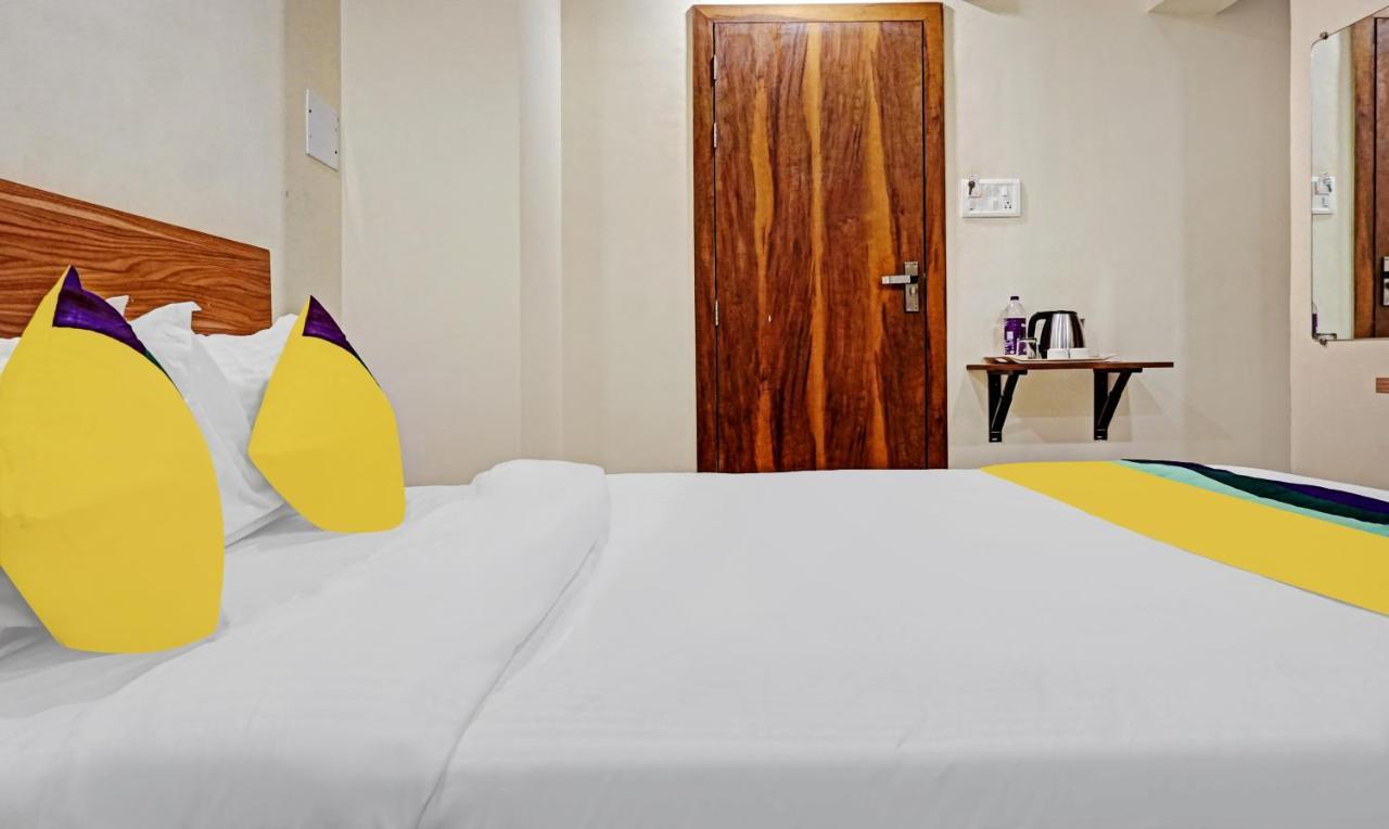 Treebo Trip Sai Krupa Hotel Пюн Екстериор снимка