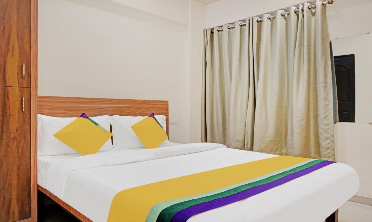 Treebo Trip Sai Krupa Hotel Пюн Екстериор снимка